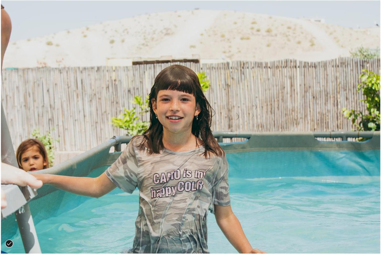 The White Hill Guesthouse เยโรแฮม ภายนอก รูปภาพ