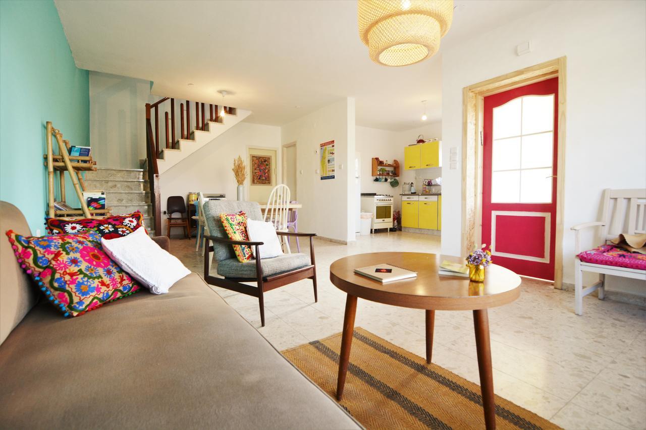 The White Hill Guesthouse เยโรแฮม ภายนอก รูปภาพ