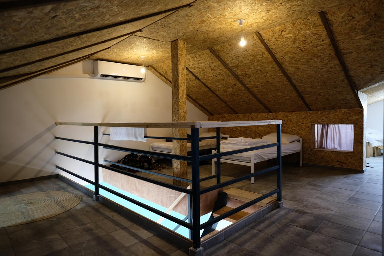 The White Hill Guesthouse เยโรแฮม ภายนอก รูปภาพ