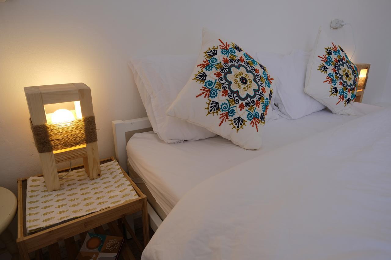 The White Hill Guesthouse เยโรแฮม ภายนอก รูปภาพ